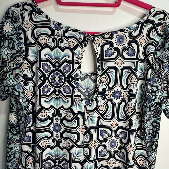 Tigerlily Printed Short Sleeve Shift Dress size 4 NWT - Picture 8 of 11